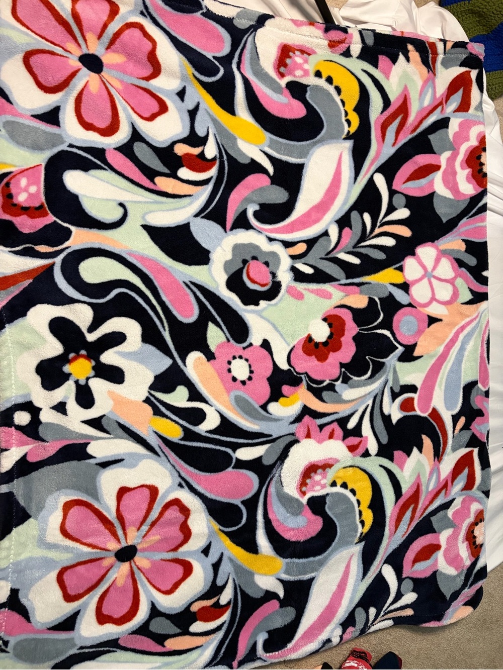 Vera Bradley Plush Throw Blanket Mod Paisley 80" x 50"